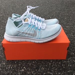Women’s Nike Flyknit Free RN 2017 Multiple Sizes